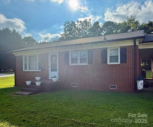 2735 Baker St, Claremont, NC, 28610-7412 | Card Image