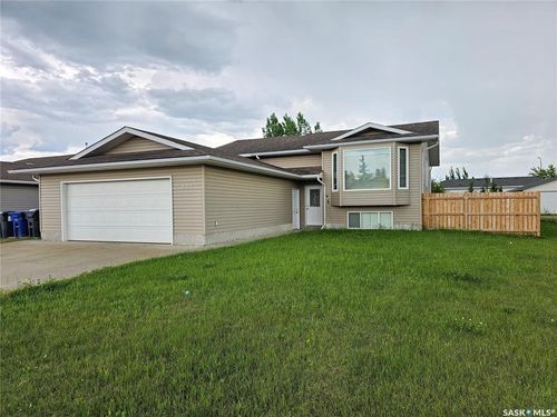 606 7th Ave W, Meadow Lake, SK, S9X1B1 | Card Image