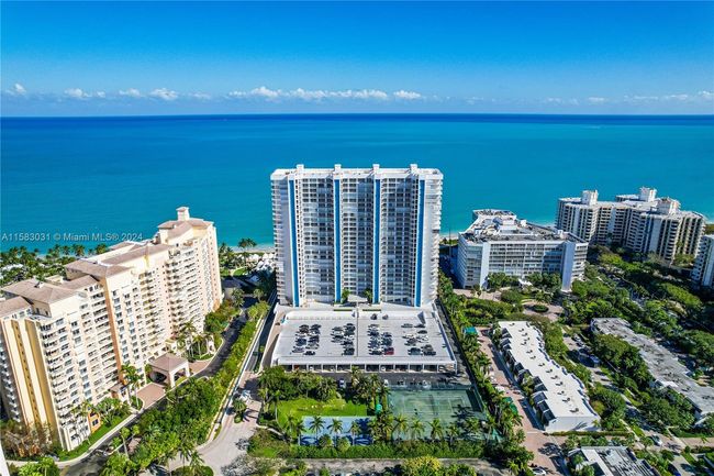APT-23B - 881 Ocean Dr, Condo with 2 bedrooms, 2 bathrooms and null parking in Key Biscayne FL | Image 40
