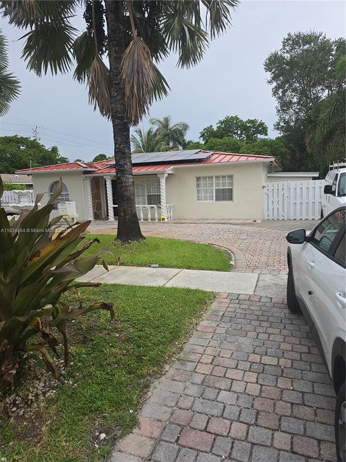 515 Ne 139th St, North Miami, FL, 33161-3109 | Card Image