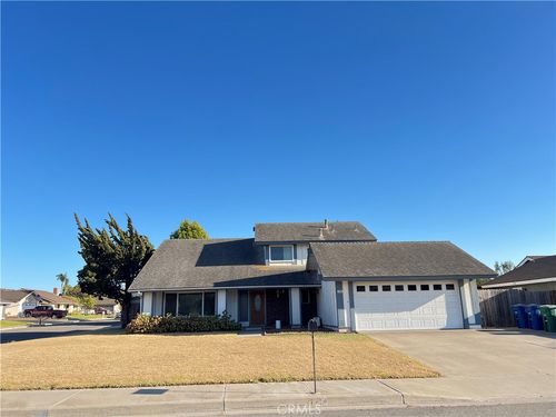 1424 Oak Knoll Rd, Santa Maria, CA, 93455-4408 | Card Image