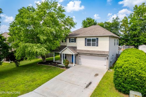 1207 Elsborn Ridge Rd, Maryville, TN, 37801-9333 | Card Image
