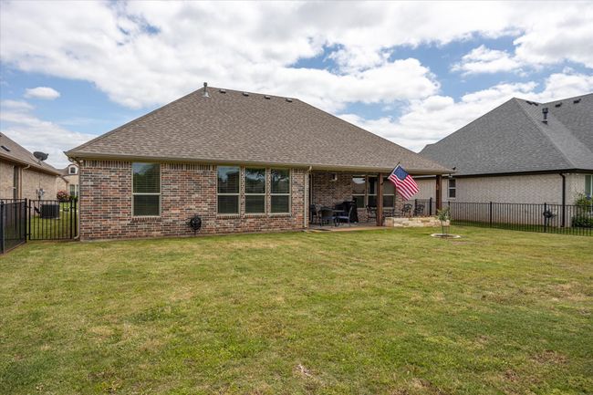 317 Paddle Boat Dr, House other with 4 bedrooms, 2 bathrooms and null parking in Granbury TX | Image 31