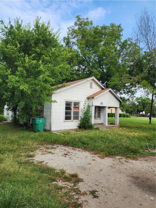 107 S Mott St, Elm Mott, TX, 76640-3564 | Card Image