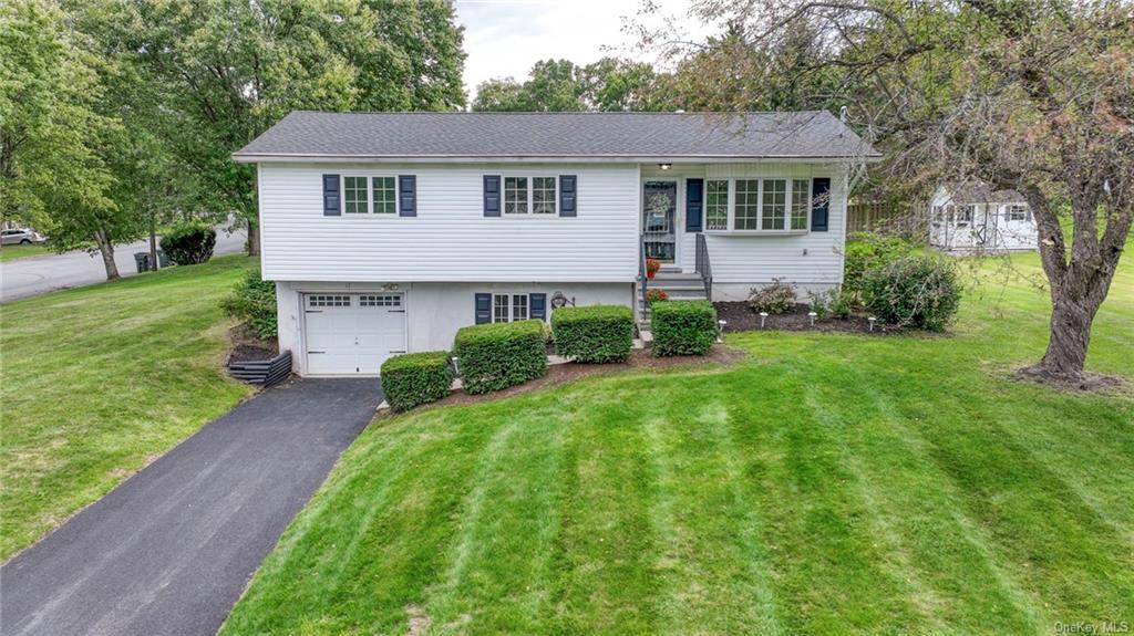 Surrey Rd, Chester, NY 10918