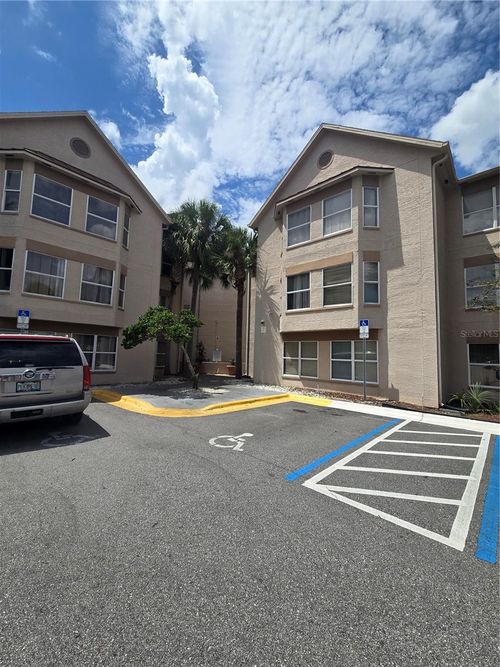 752-3100 Parkway Blvd, Kissimmee, FL, 34747-4526 | Card Image