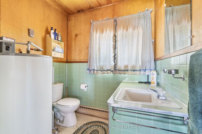 1326 Ridge Lane, House other with 2 bedrooms, 1 bathrooms and 2 parking in Seeleys Bay ON | Image 15