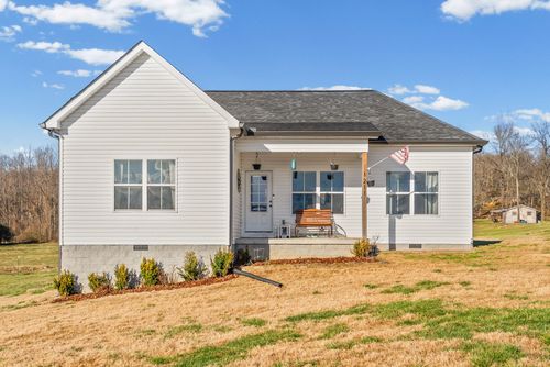 1211 N Charlotte St, DICKSON, TN, 37055-5833 | Card Image