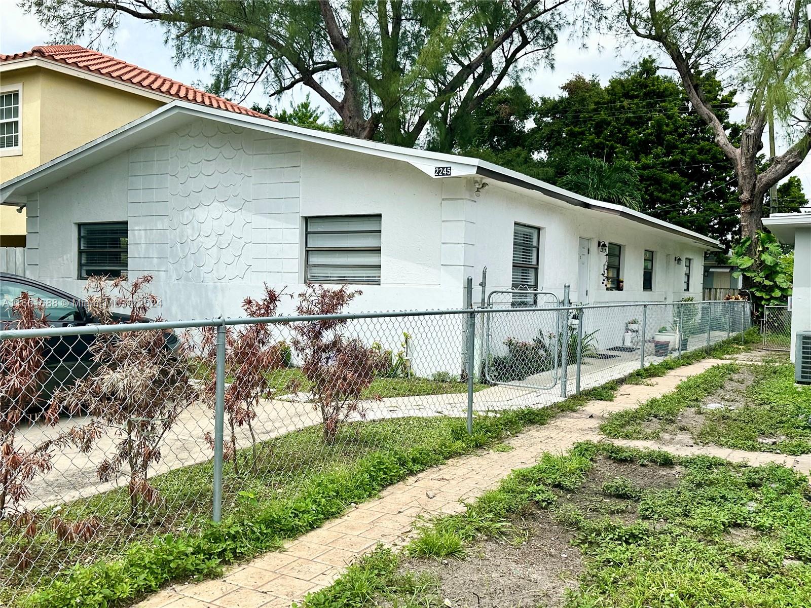 Cody St, Hollywood, FL 33020