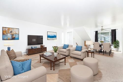 96-96 Candlewood Dr, South Windsor, CT, 06074-2612 | Card Image