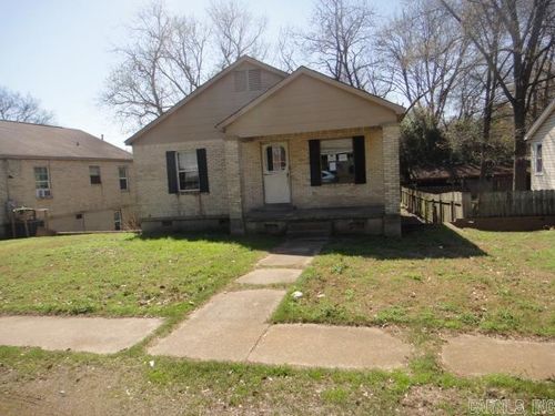 826 Dill St, Newport, AR, 72112-4011 | Card Image