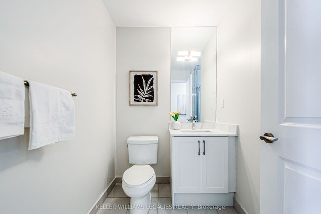 416 - 1 Bedford Rd, Condo with 2 bedrooms, 2 bathrooms and null parking in Toronto ON | Image 4