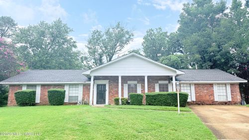 8185 Barclay Cv, Southaven, MS, 38671-3801 | Card Image