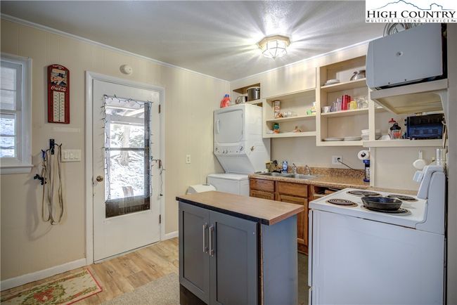 166 Skyland View Dr, House other with 4 bedrooms, 2 bathrooms and null parking in Blowing Rock NC | Image 6