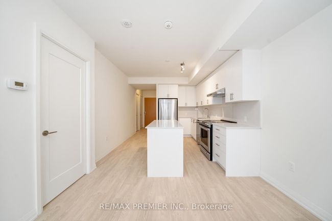 330 - 8960 Jane St, Condo with 2 bedrooms, 2 bathrooms and 1 parking in Concord ON | Image 7