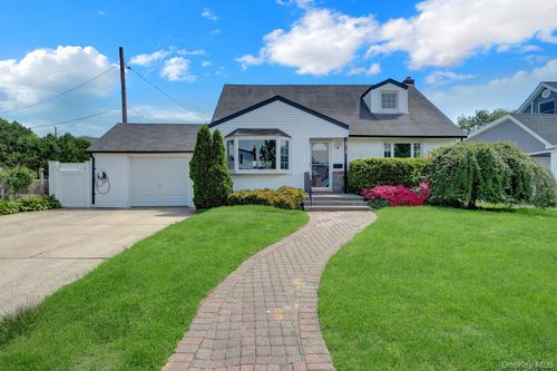 2718 Rowehl Dr, East Meadow, NY, 11554-4239 | Card Image