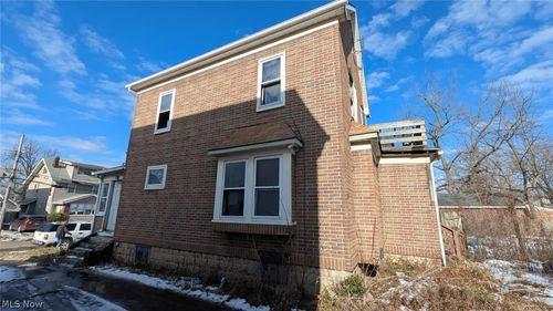 417 Margaret St, Akron, OH, 44306-1247 | Card Image