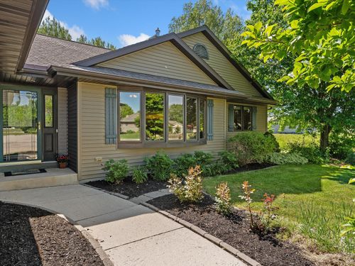 1207 Hummingbird Pl, Sheboygan Falls, WI, 53085-1862 | Card Image