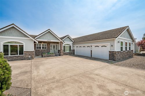 8118 Comox Rd, Blaine, WA, 98230-9550 | Card Image