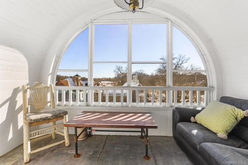 16 Bedford Rd, Katonah, NY, 10536-1558 | Card Image