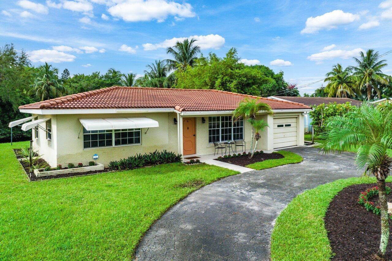 Velaire Dr, Boynton Beach, FL 33426