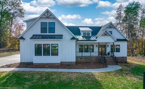 3207 Frazier Dr, Claremont, NC, 28610-8633 | Card Image