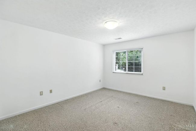 710 Carrington Pl, Condo with 2 bedrooms, 2 bathrooms and null parking in Loveland OH | Image 22