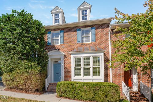 200 Greenview Dr, Chapel Hill, NC, 27516-4421 | Card Image
