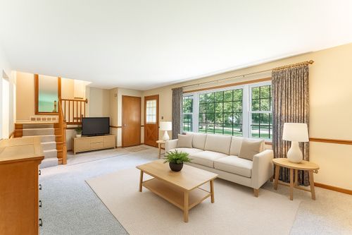 3S240 Burr Oak Dr, Glen Ellyn, IL, 60137-7315 | Card Image