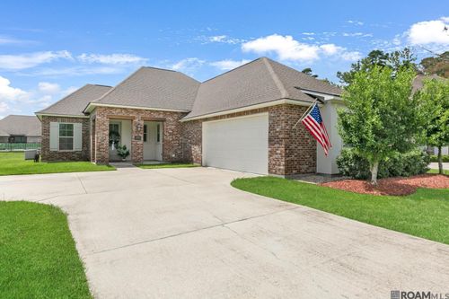 16142 Redstone Dr, Pride, LA, 70770-2213 | Card Image