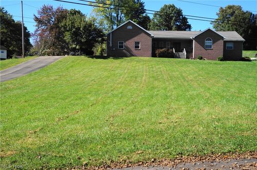 55 Bonita Cir, Parkersburg, WV, 26104-7507 | Card Image