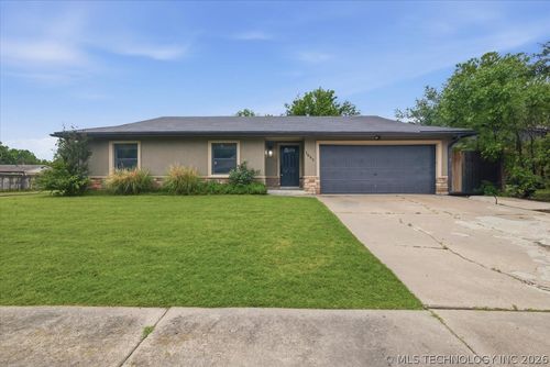 1680 S Pine Ave, Broken Arrow, OK, 74012-5211 | Card Image