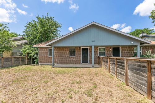 b-2011 E Stassney Ln, Austin, TX, 78744-3508 | Card Image