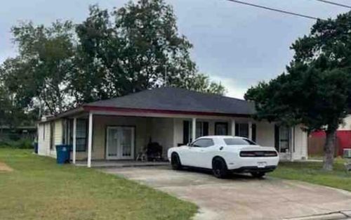 1209 W Stamper St, Beeville, TX, 78102-6243 | Card Image