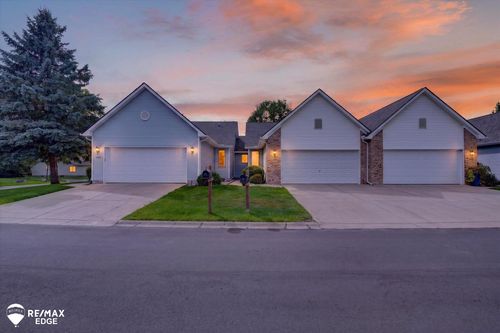 1074 Julie Dr, Davison, MI, 48423-2829 | Card Image