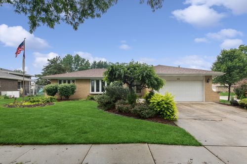 336 79th St, Willowbrook, IL, 60527-2479 | Card Image