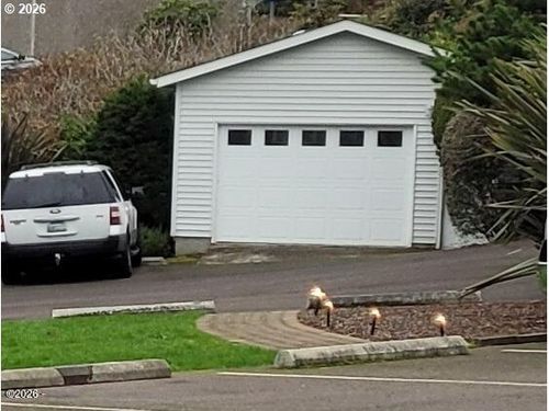 4239 Sw Highway 101, Lincoln City, OR, 97367-1529 | Card Image