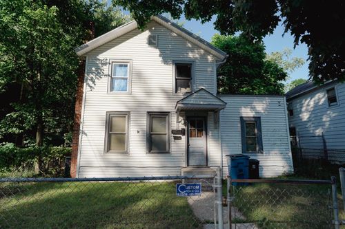 57 S 3rd St, Niles, MI, 49120-2773 | Card Image