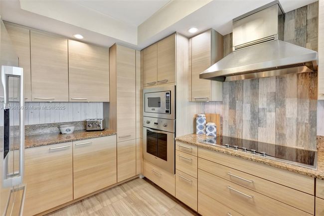 APT-514 - 1 N Ocean Blvd, Condo with 2 bedrooms, 2 bathrooms and null parking in Pompano Beach FL | Image 7