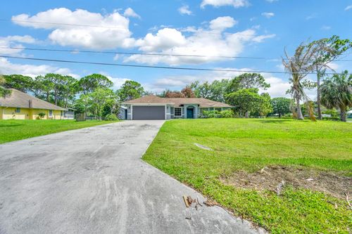 601 Howard St, Fort Pierce, FL, 34982-7429 | Card Image