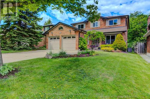 42 Lanewood Drive, Aurora (Hills of St Andrew), ON, L4G4T8 | Card Image