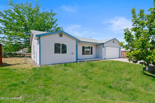 408 S 90th Ave, Yakima, WA, 98908 | Card Image