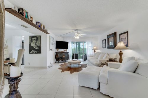 405-3755 Via, Lake Worth, FL, 33467 | Card Image