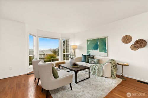 3835 25th Avenue W, Seattle, WA, 98199 | Card Image