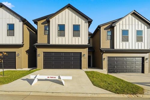 942 Elderberry Pl, Waukee, IA, 50263-7911 | Card Image