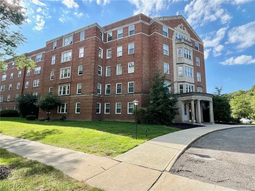 apt-321-13800 Fairhill Rd, Shaker Heights, OH, 44120-1291 | Card Image