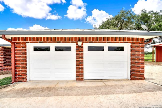 101 Ranch Rd, House other with 3 bedrooms, 3 bathrooms and null parking in Adkins TX | Image 38