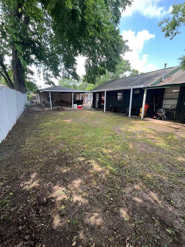2915 Avenue G, House other with 4 bedrooms, 1 bathrooms and null parking in Nederland TX | Image 18