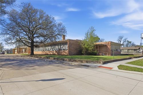 1009 Pacific Ave, Osawatomie, KS, 66064-1518 | Card Image