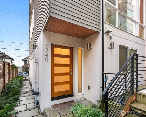 c-1740 12th Ave S, Seattle, WA, 98144-4102 | Card Image